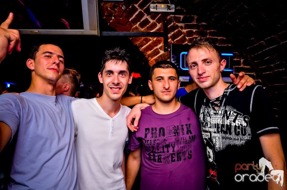 Lakodalmas-mulatos party, 