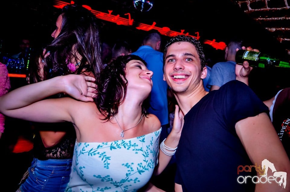 Lakodalmas-mulatos party, 