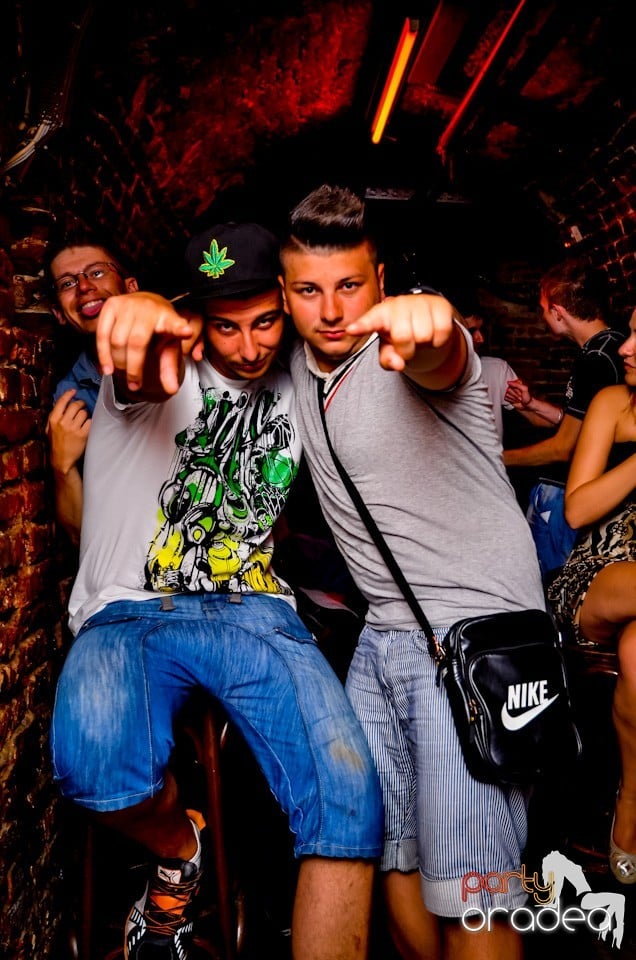 Lakodalmas-mulatos party, 