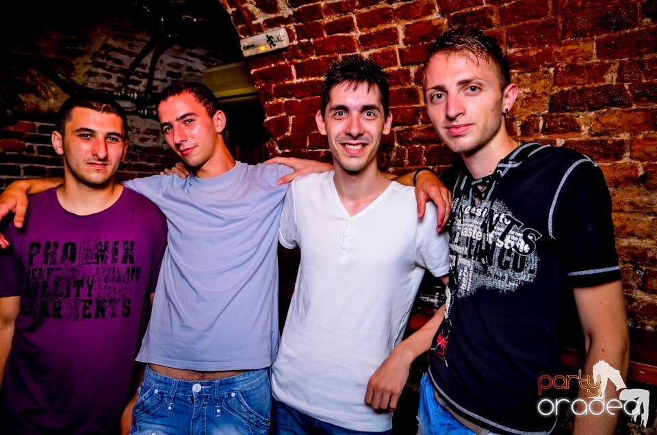 Lakodalmas-mulatos party, 