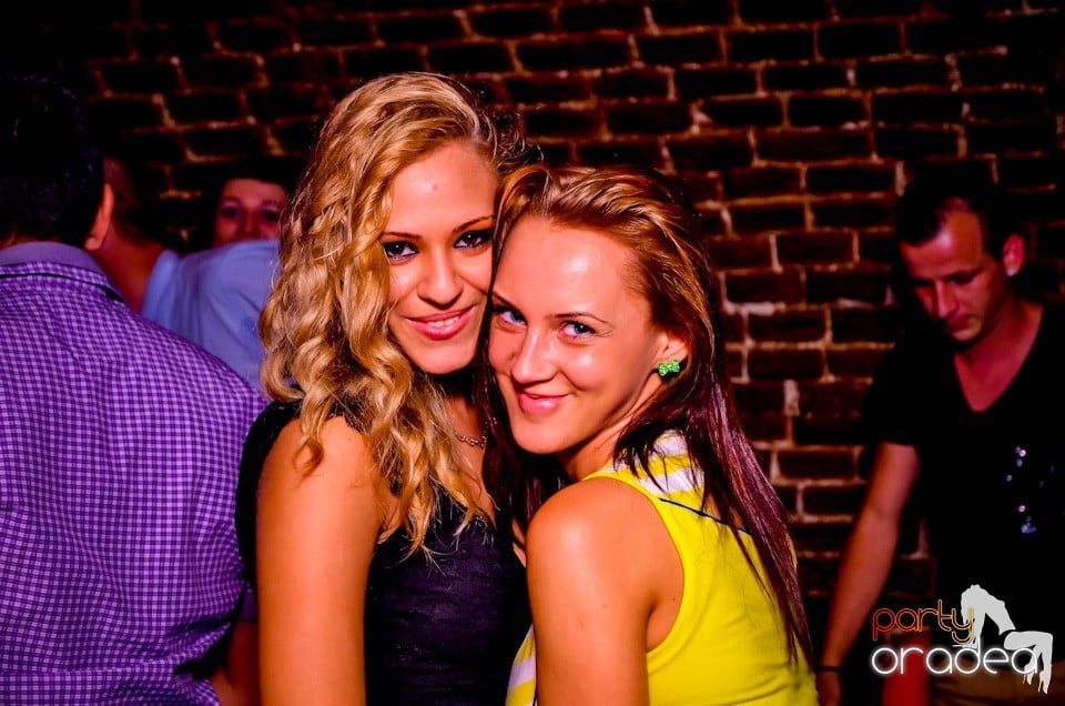 Lakodalmas-mulatos party, 