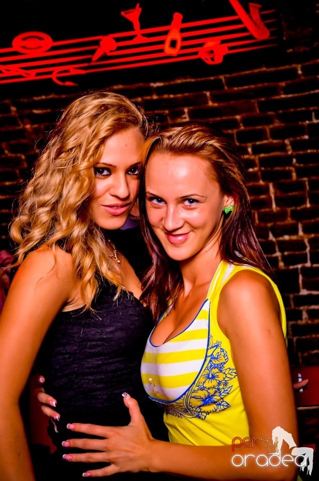 Lakodalmas-mulatos party, 