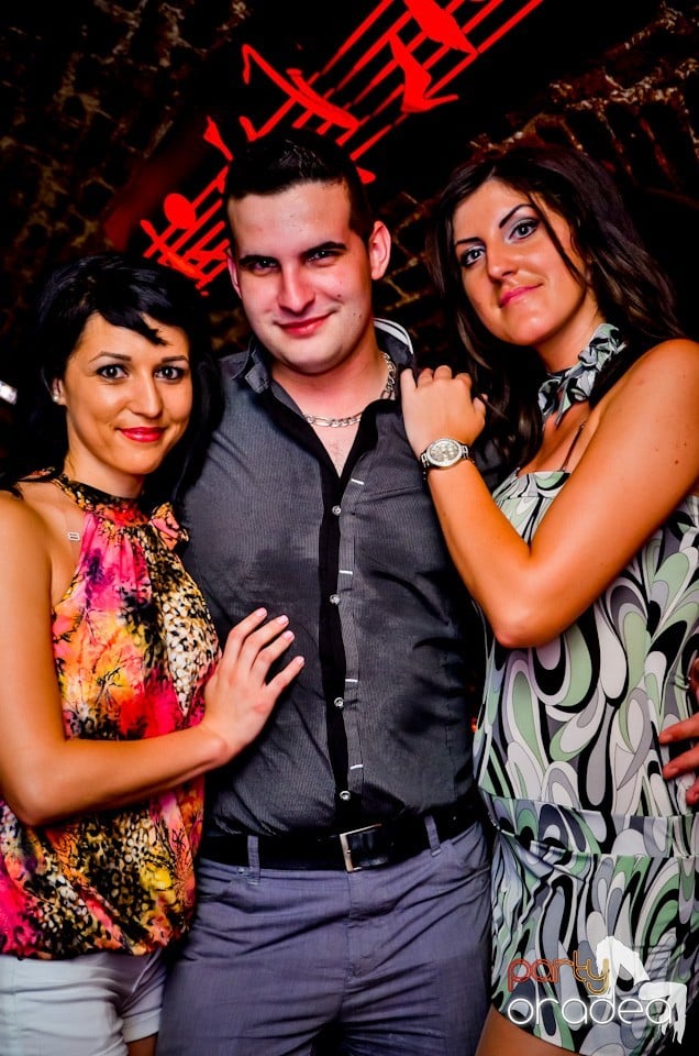 Lakodalmas-mulatos party, 