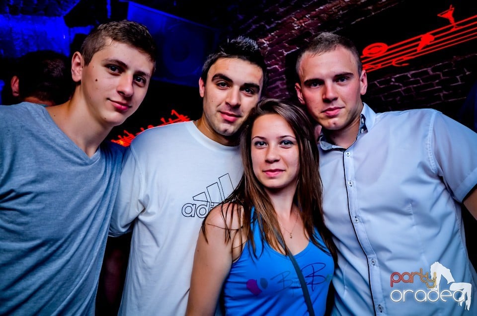 Lakodalmas-mulatos party, 