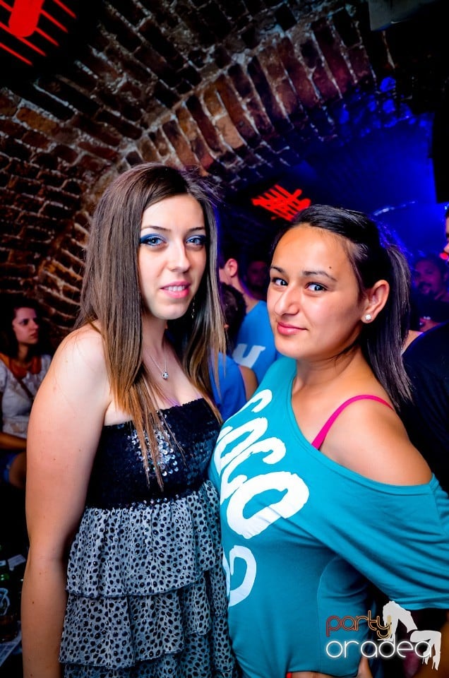 Lakodalmas-mulatos party, 