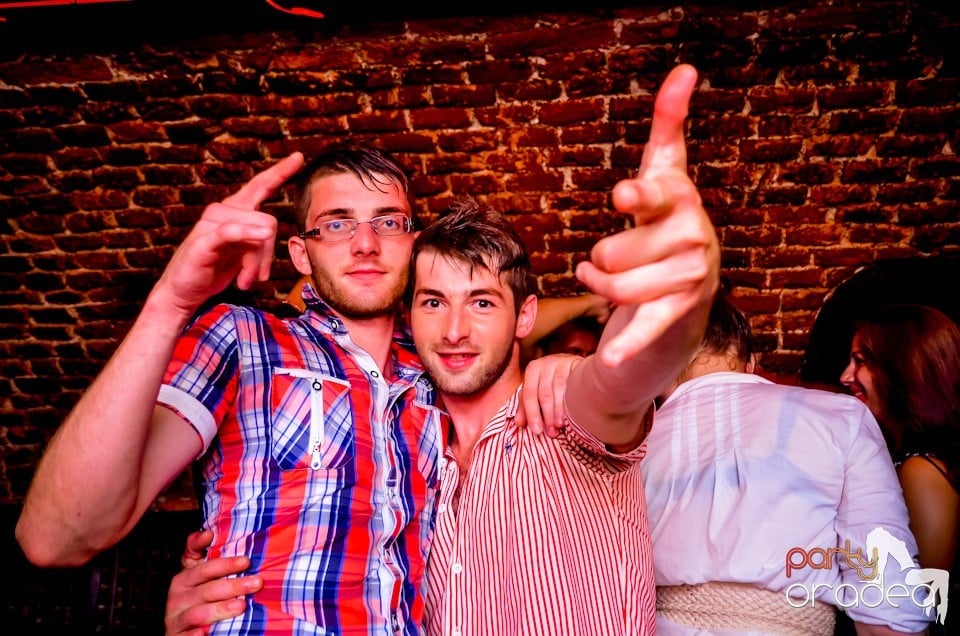 Lakodalmas-mulatos party, 