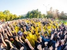 ‎Aleg să zâmbesc! - cel mai mare Smiley uman din România