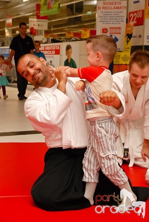 Lecţie de Aikido în Era Shopping Park, Era Shopping Park