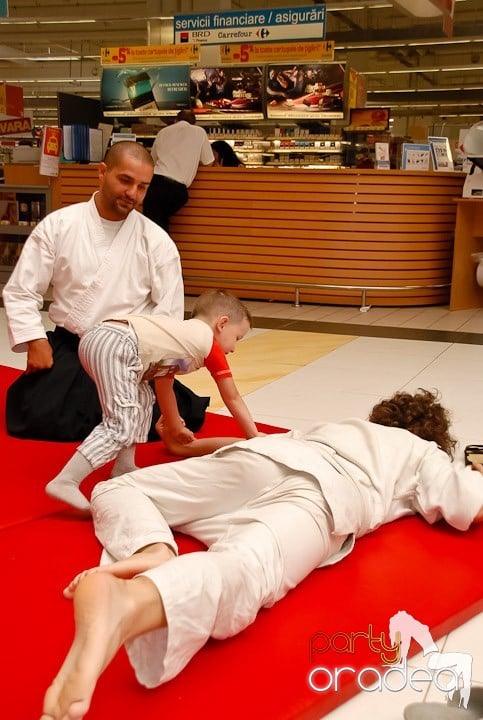 Lecţie de Aikido în Era Shopping Park, Era Shopping Park