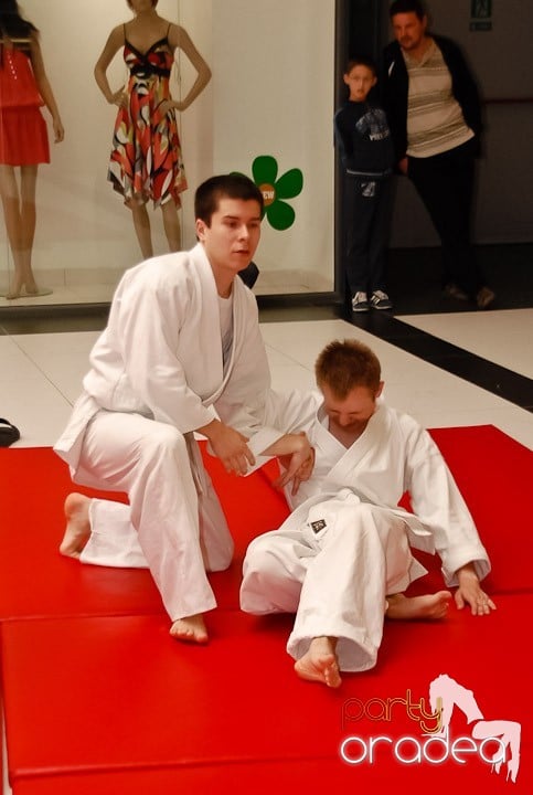 Lecţie de Aikido în Era Shopping Park, Era Shopping Park