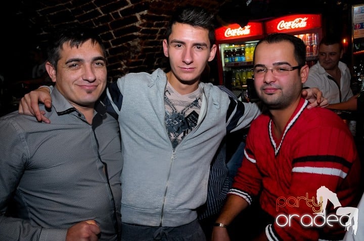 Let's party in Escape!, 