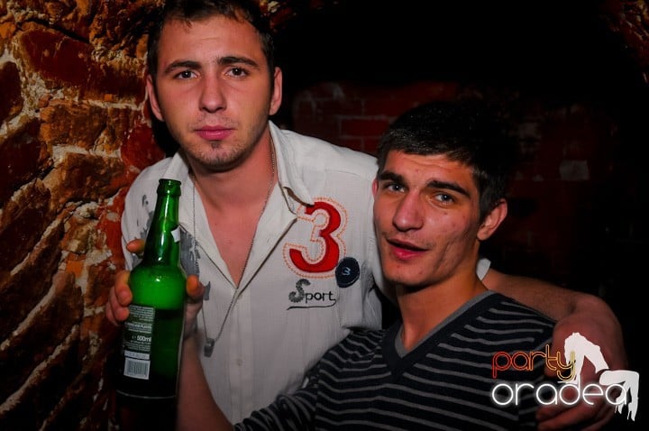 Let's party in Escape!, 