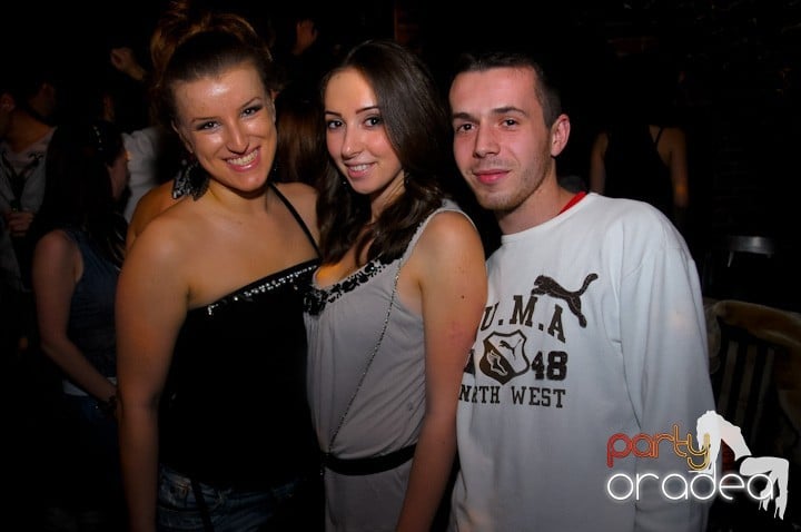 Let's party in Escape!, 