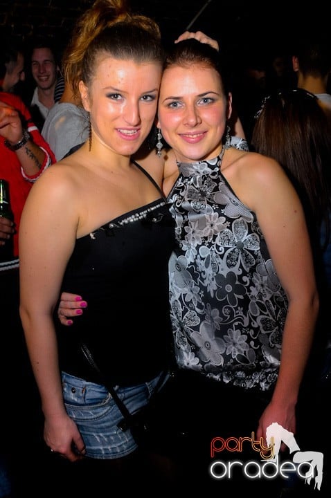 Let's party in Escape!, 