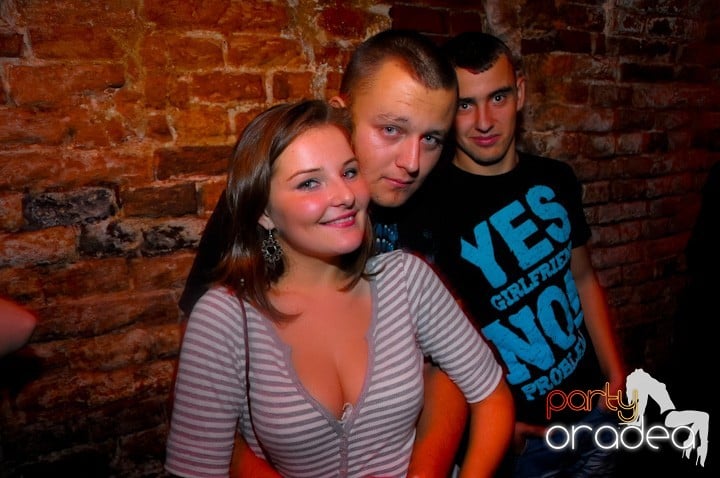 Let's party in Escape!, 