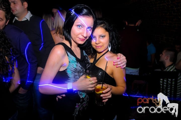 Let's party in Escape!, 