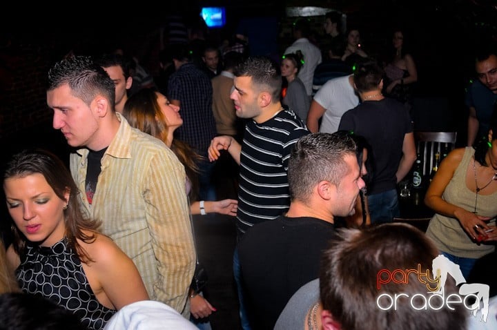 Let's party in Escape!, 