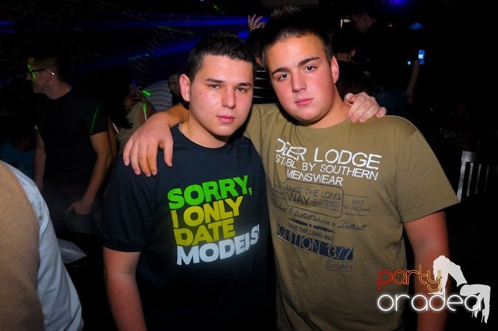 Let's party in Escape!, 