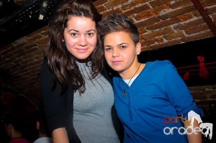 Let's party in Escape!, 