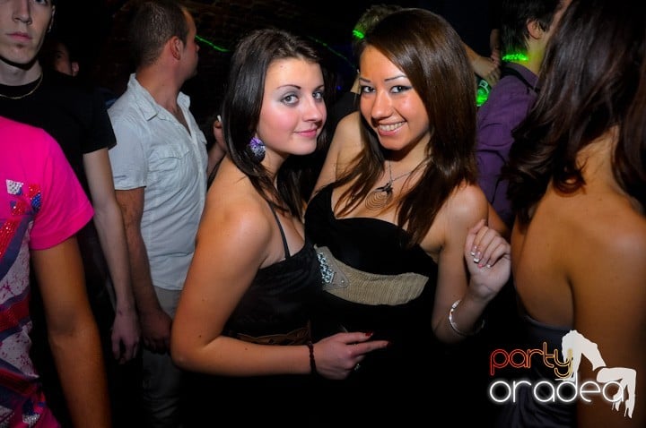 Let's party in Escape!, 