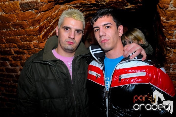 Let's party in Escape!, 