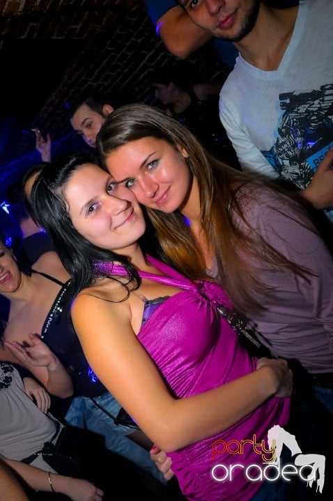 Let's party in Escape!, 