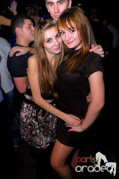 Let's party in Escape!, 