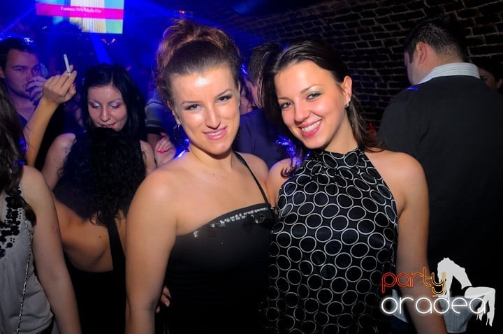 Let's party in Escape!, 