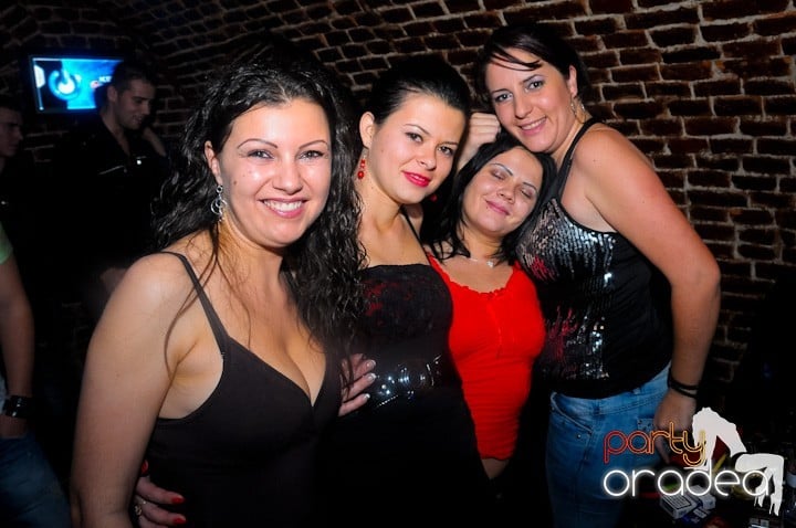 Let's party in Escape!, 