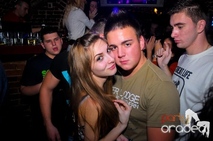 Let's party in Escape!, 