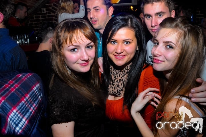 Let's party in Escape!, 