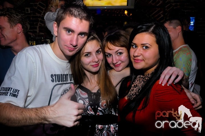 Let's party in Escape!, 