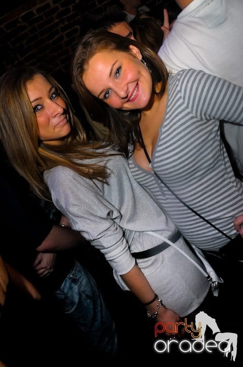 Let's party in Escape!, 