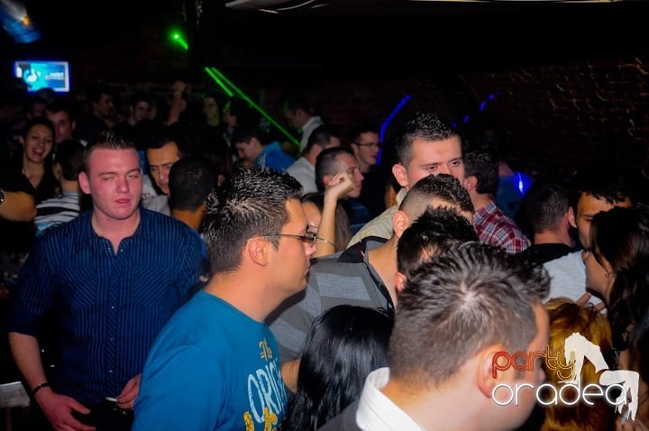 Let's party in Escape!, 