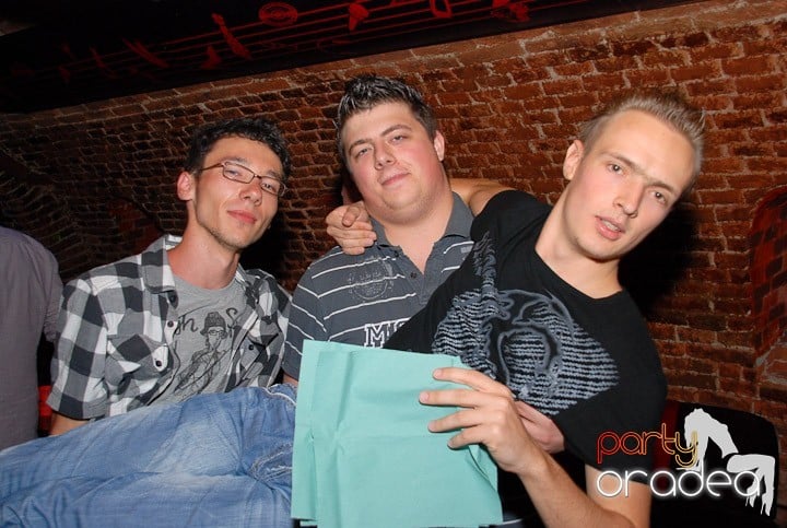 Let the music play!, 