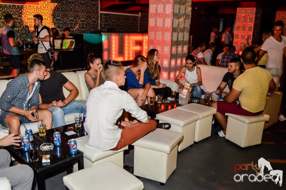 Life - Muzica Live Blaga De La Oradea, 