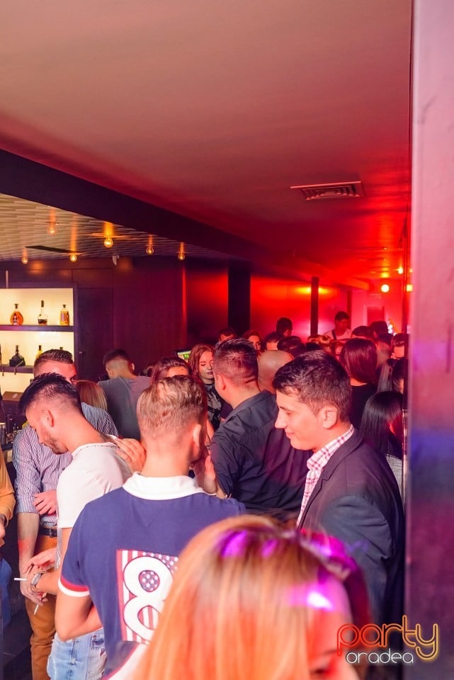 Long Time No See, The Lounge