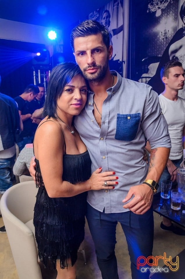 Long Time No See, The Lounge