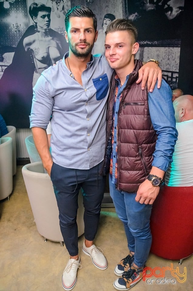 Long Time No See, The Lounge