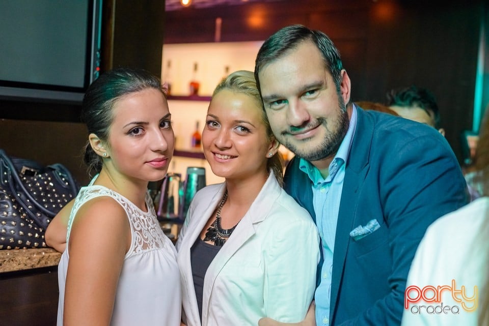 Long Time No See, The Lounge