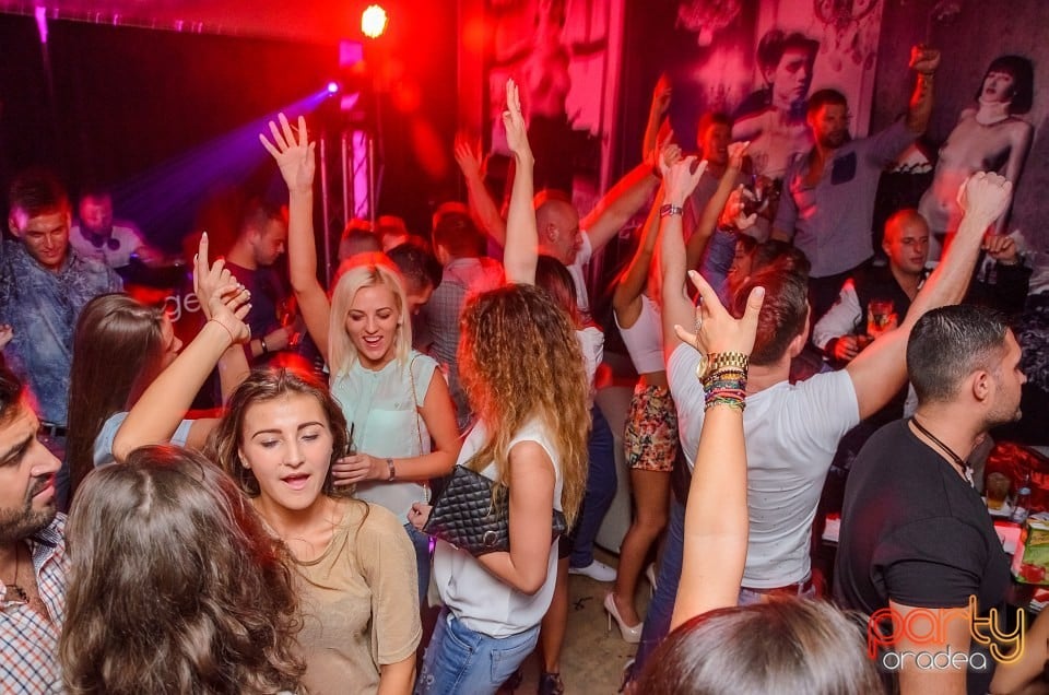 Long Time No See, The Lounge