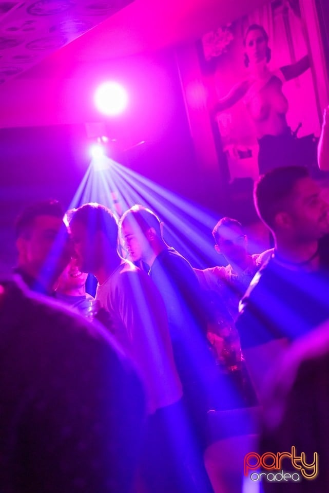 Long Time No See, The Lounge