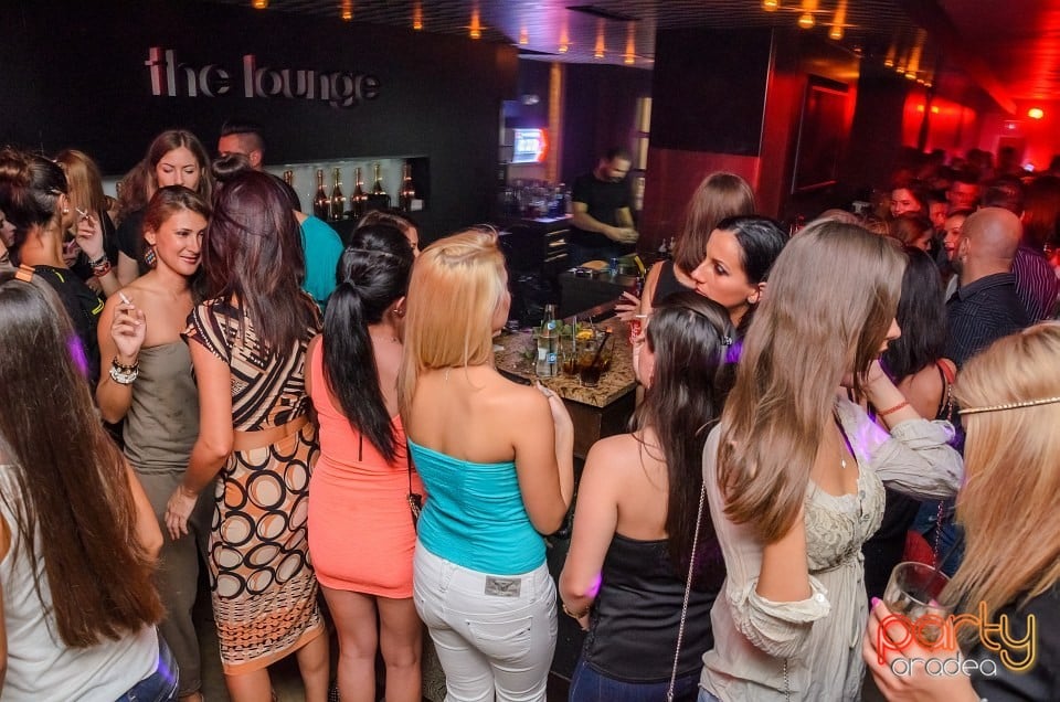 Long Time No See, The Lounge