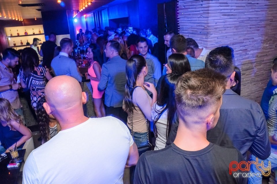 Long Time No See, The Lounge