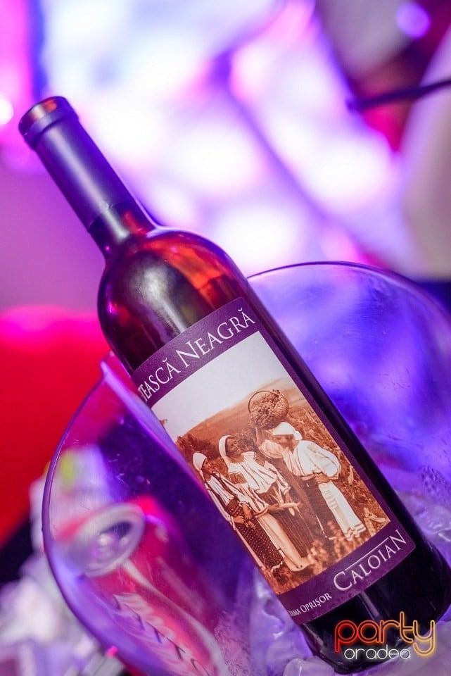 Long Time No See, The Lounge