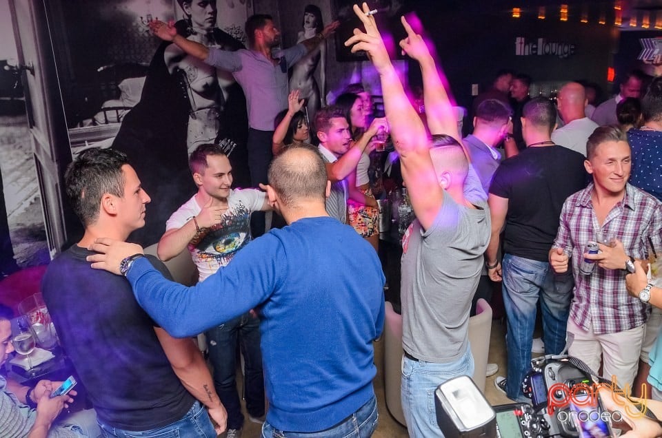 Long Time No See, The Lounge