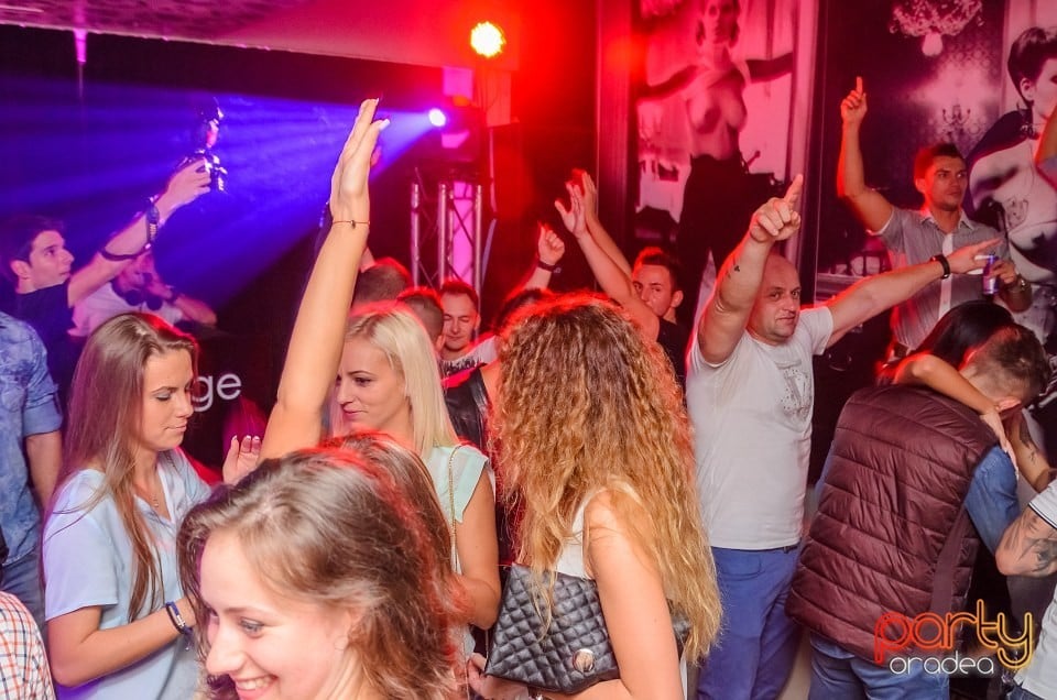 Long Time No See, The Lounge