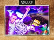 Distracţie în Lord's Pub