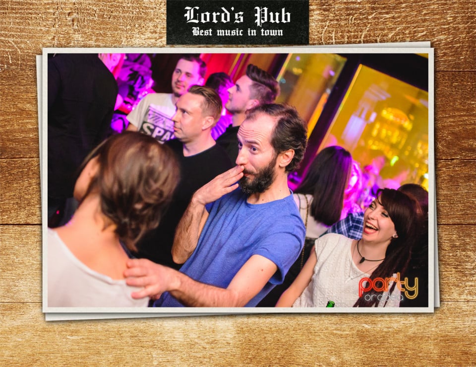 Distracţie în Lord's Pub, Lord's Pub