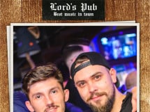 Distracţie în Lord's Pub